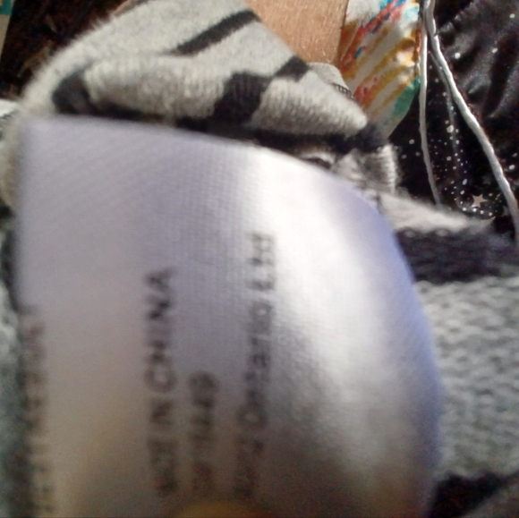 La Madona Womens Size XL Black & Gray Striped Top With Hood & kangaroo pocket - Picture 6 of 6